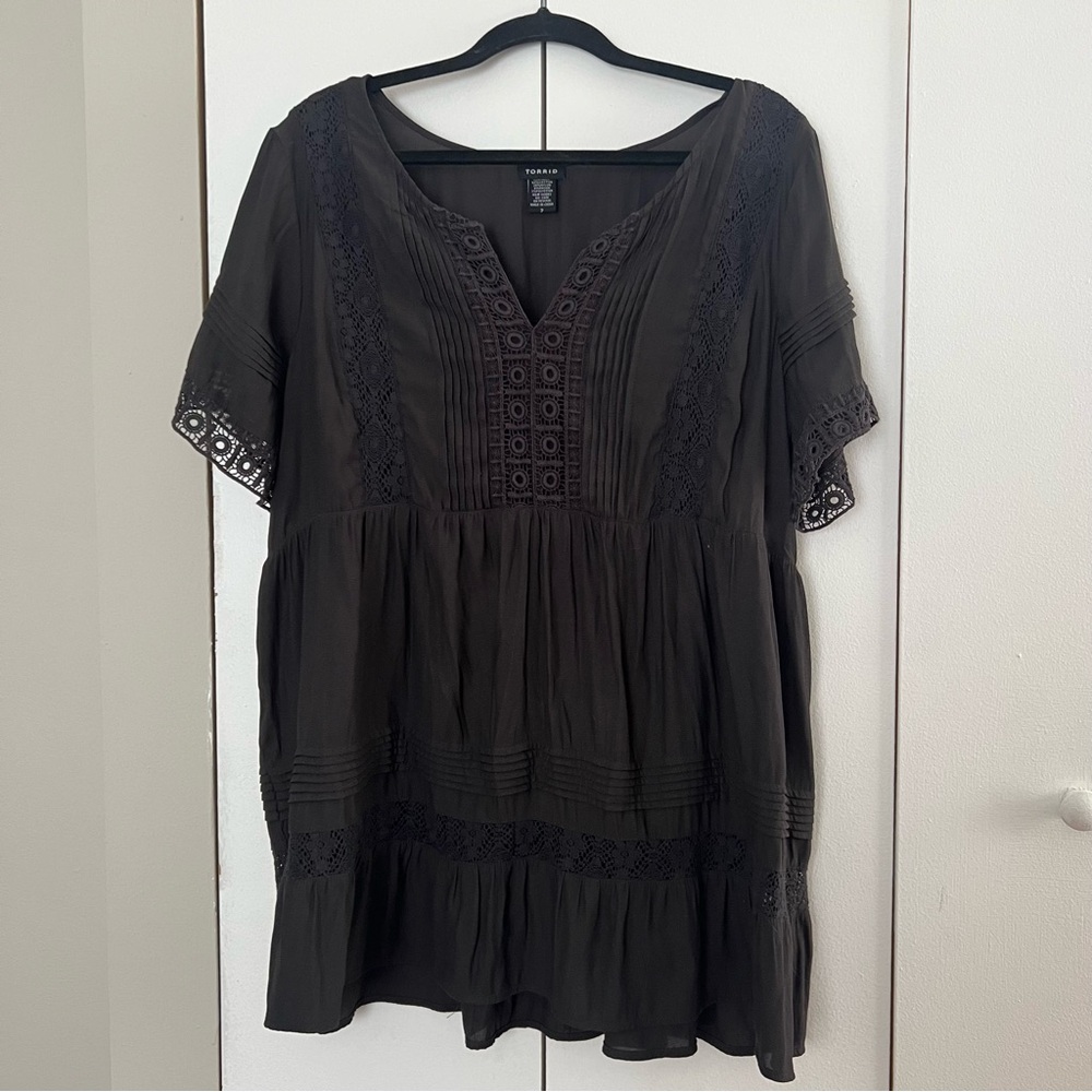 Torrid Charcoal Gray Top with Lace Sleeves/Bottom Details